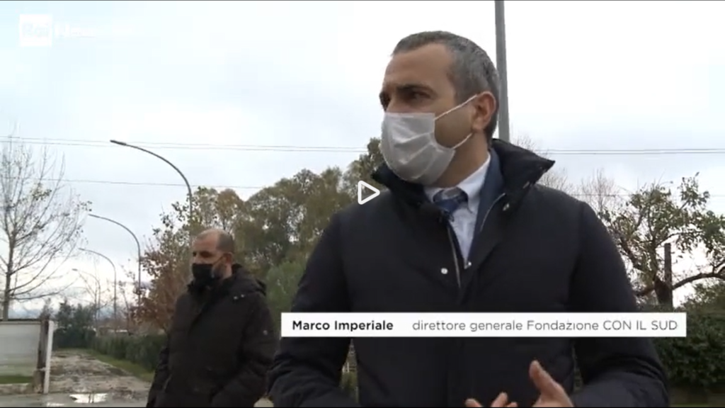Marco Imperiale, direttore generale della Fondazione CON IL SUD, interviene durante il reportage di Cammina Italia